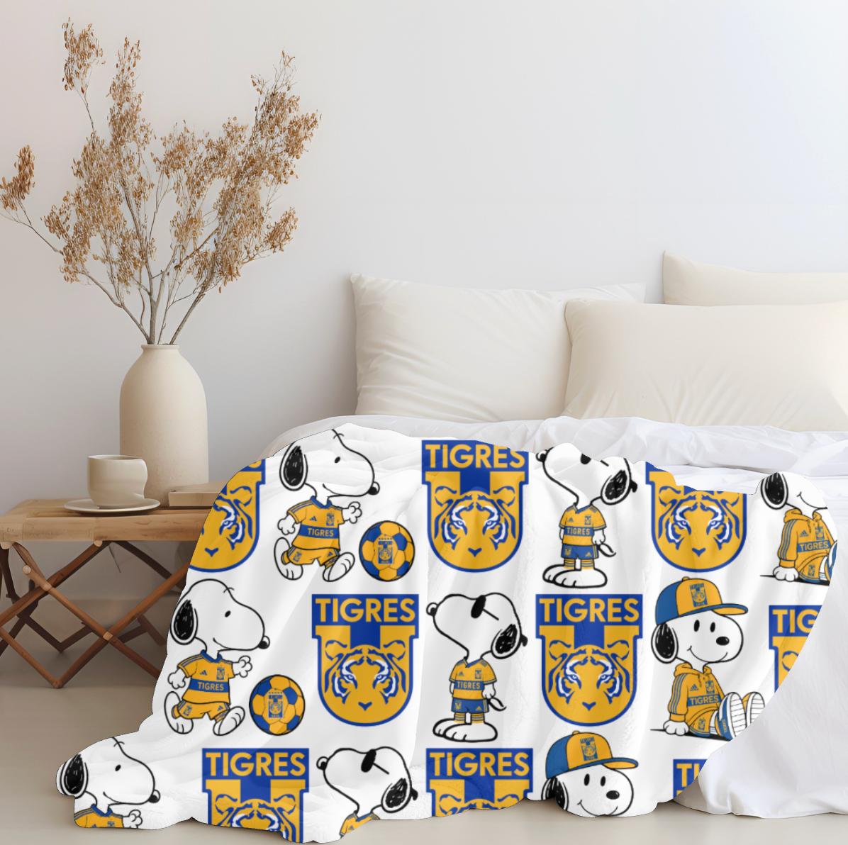 Snoopy x Tigres UANL Plush Blanket