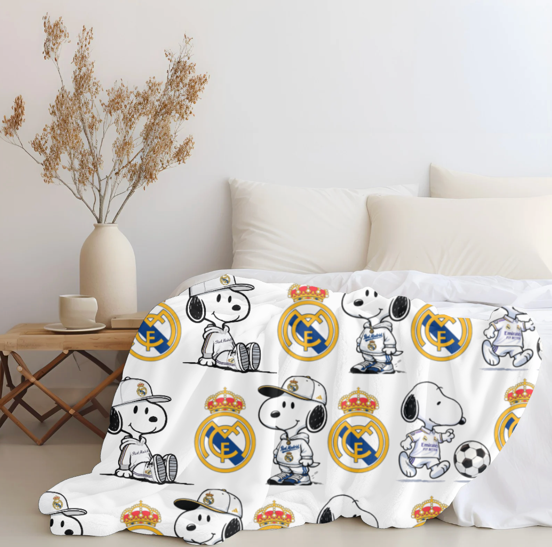 Snoopy x Madrid Plush Blanket