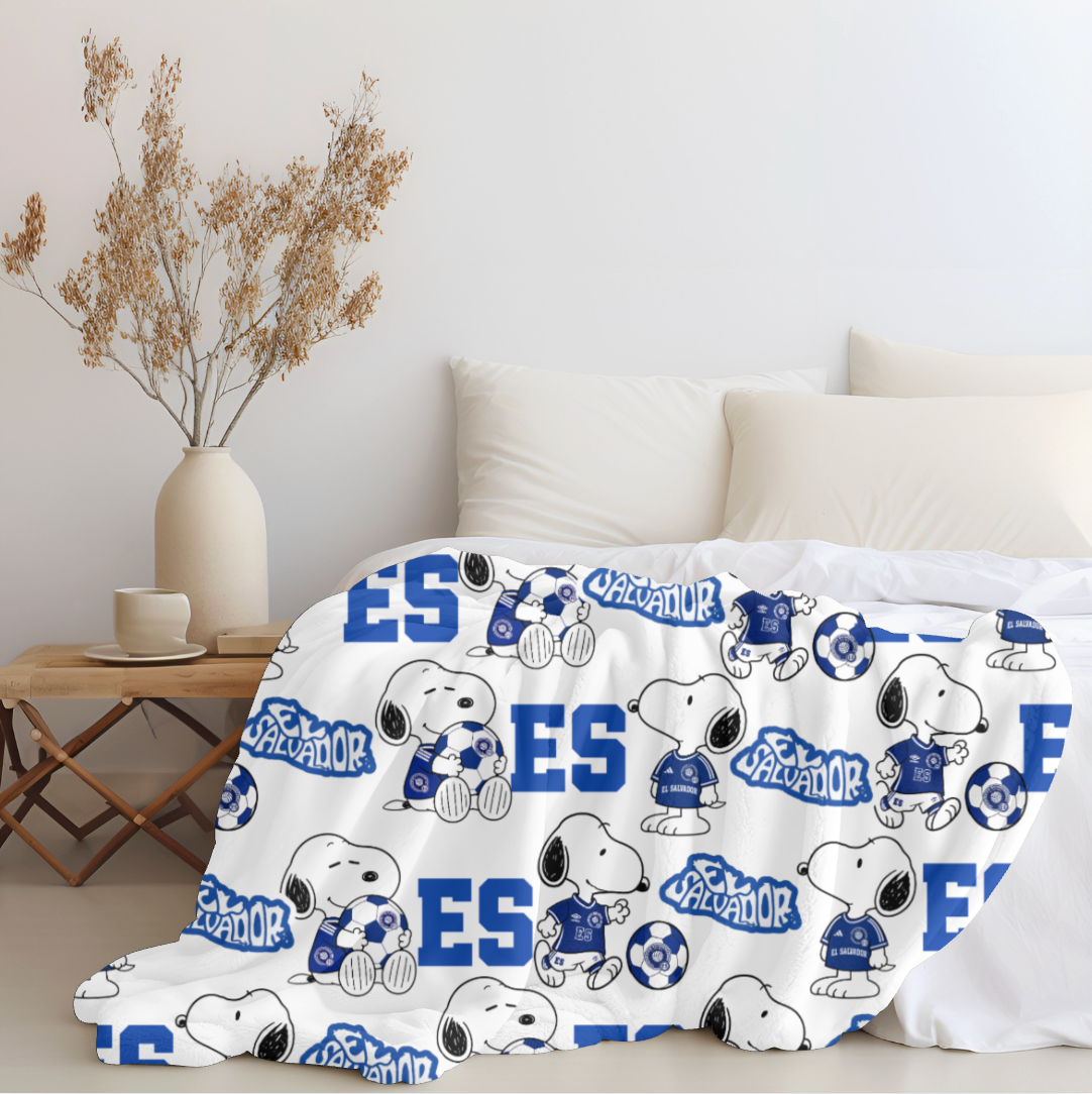 Snoopy x El Salvador Plush Blanket
