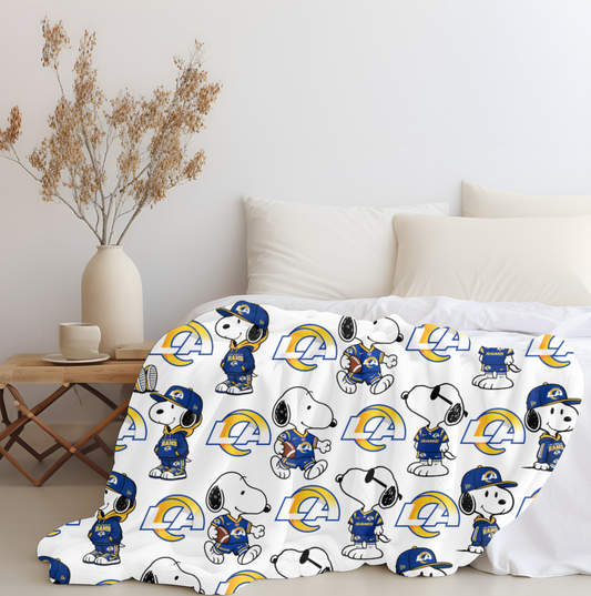 Snoopy x Rams Plush Blanket